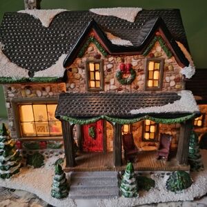 St Nicholas Square Village Collection Stone Cabin 2007 Retired